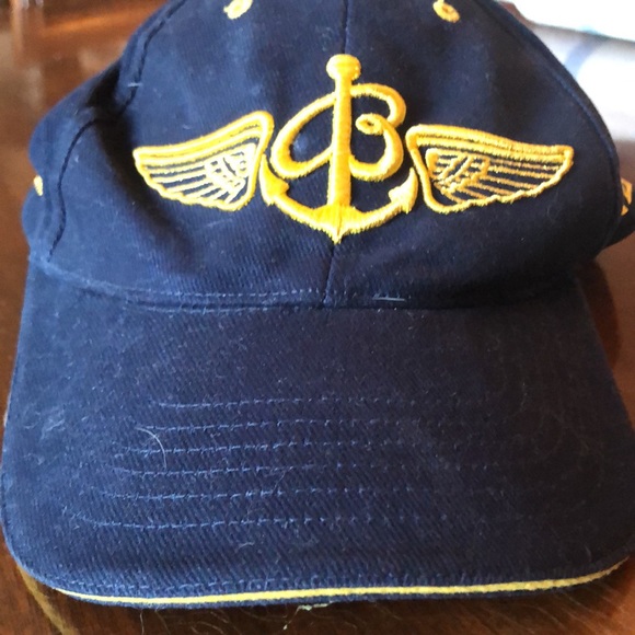 Breitling blue baseball style cap.  Navy Blue with gold logo - Picture 5 of 6